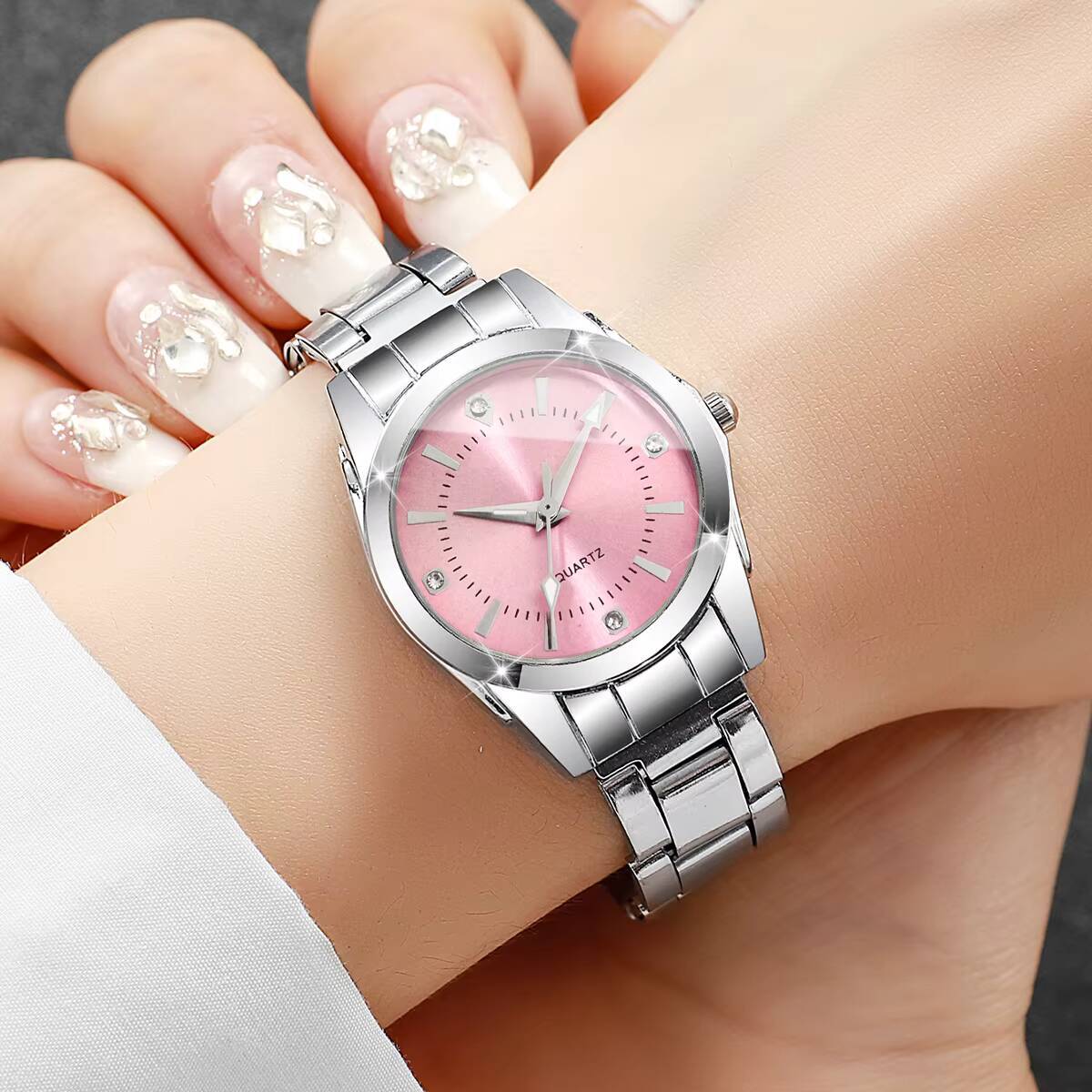 Jam Tangan Wanita Berlian Imit - Luxury Watch Holder ulasan dan harga