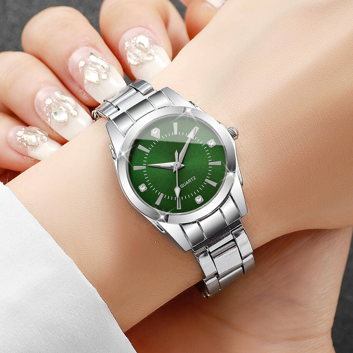 Jam Tangan Wanita Berlian Imit - Luxury Watch Holder ulasan dan harga